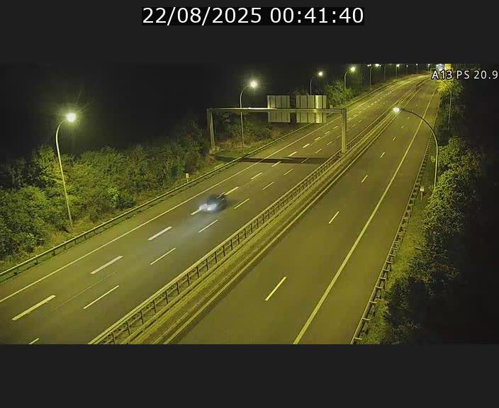 <h2>Traffic live webcam Luxembourg Croix de Bettembourg, rond-point d'Hellange - A13 direction Allemagne - BK 20.9</h2>