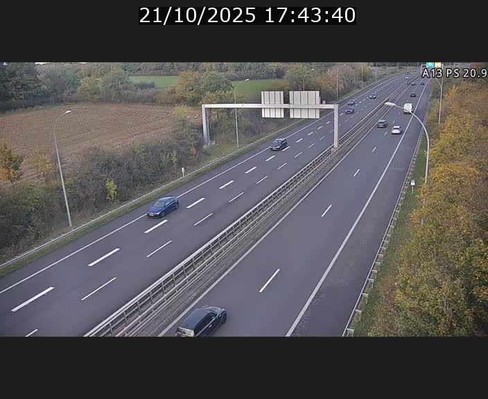 <h2>Traffic live webcam Luxembourg Croix de Bettembourg, rond-point d'Hellange - A13 direction Allemagne - BK 20.9</h2>