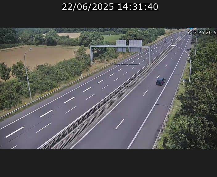 <h2>Traffic live webcam Luxembourg Croix de Bettembourg, rond-point d'Hellange - A13 direction Allemagne - BK 20.9</h2>