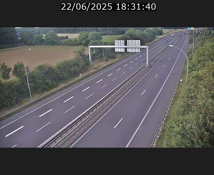 <h2>Traffic live webcam Luxembourg Croix de Bettembourg, rond-point d'Hellange - A13 direction Allemagne - BK 20.9</h2>