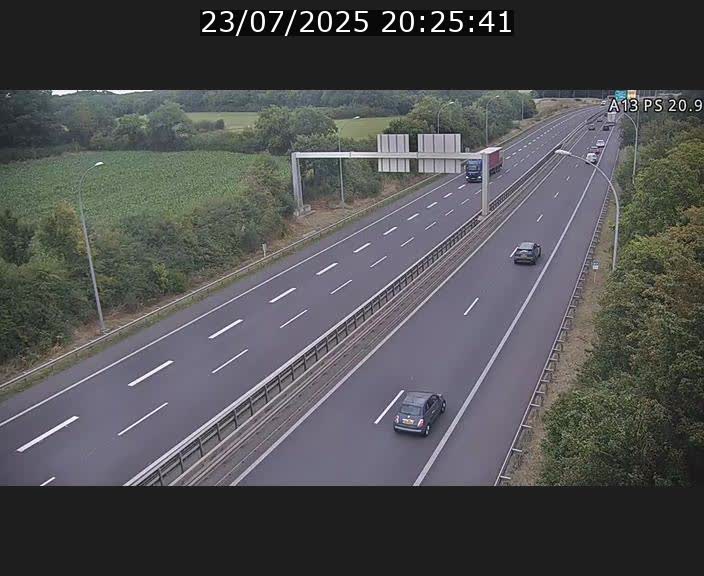 <h2>Traffic live webcam Luxembourg Croix de Bettembourg, rond-point d'Hellange - A13 direction Allemagne - BK 20.9</h2>