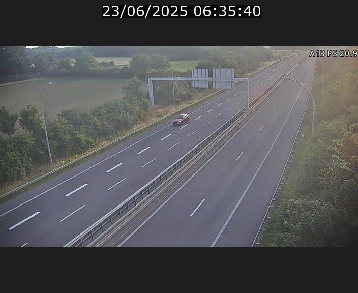 <h2>Traffic live webcam Luxembourg Croix de Bettembourg, rond-point d'Hellange - A13 direction Allemagne - BK 20.9</h2>