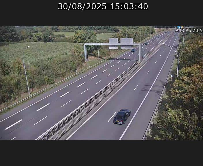 <h2>Traffic live webcam Luxembourg Croix de Bettembourg, rond-point d'Hellange - A13 direction Allemagne - BK 20.9</h2>