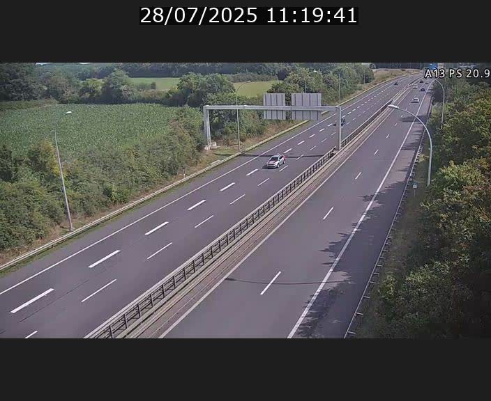 <h2>Traffic live webcam Luxembourg Croix de Bettembourg, rond-point d'Hellange - A13 direction Allemagne - BK 20.9</h2>