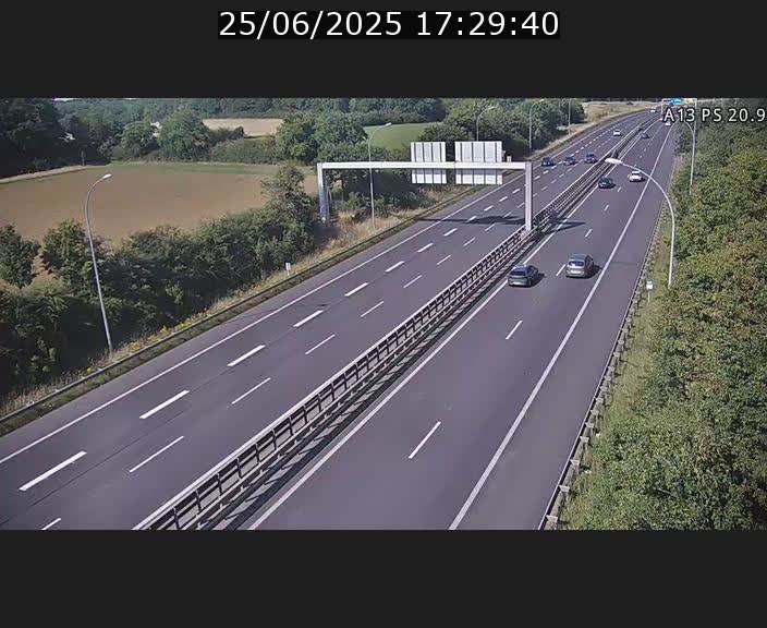 <h2>Traffic live webcam Luxembourg Croix de Bettembourg, rond-point d'Hellange - A13 direction Allemagne - BK 20.9</h2>