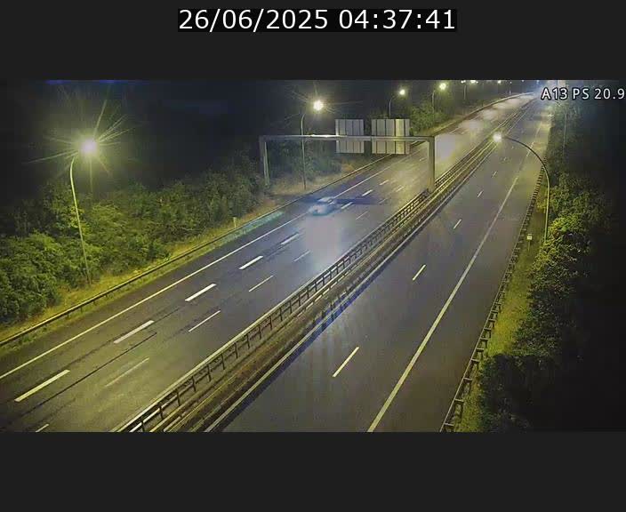 <h2>Traffic live webcam Luxembourg Croix de Bettembourg, rond-point d'Hellange - A13 direction Allemagne - BK 20.9</h2>