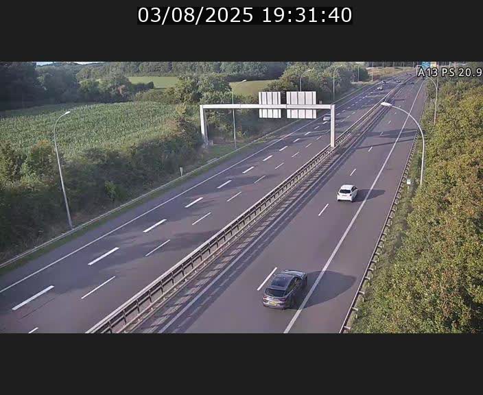 <h2>Traffic live webcam Luxembourg Croix de Bettembourg, rond-point d'Hellange - A13 direction Allemagne - BK 20.9</h2>