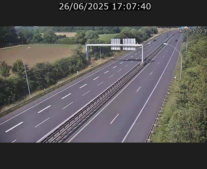 <h2>Traffic live webcam Luxembourg Croix de Bettembourg, rond-point d'Hellange - A13 direction Allemagne - BK 20.9</h2>