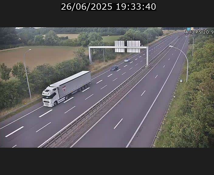 <h2>Traffic live webcam Luxembourg Croix de Bettembourg, rond-point d'Hellange - A13 direction Allemagne - BK 20.9</h2>