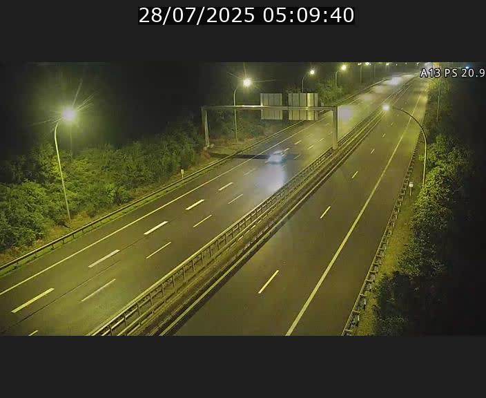 <h2>Traffic live webcam Luxembourg Croix de Bettembourg, rond-point d'Hellange - A13 direction Allemagne - BK 20.9</h2>