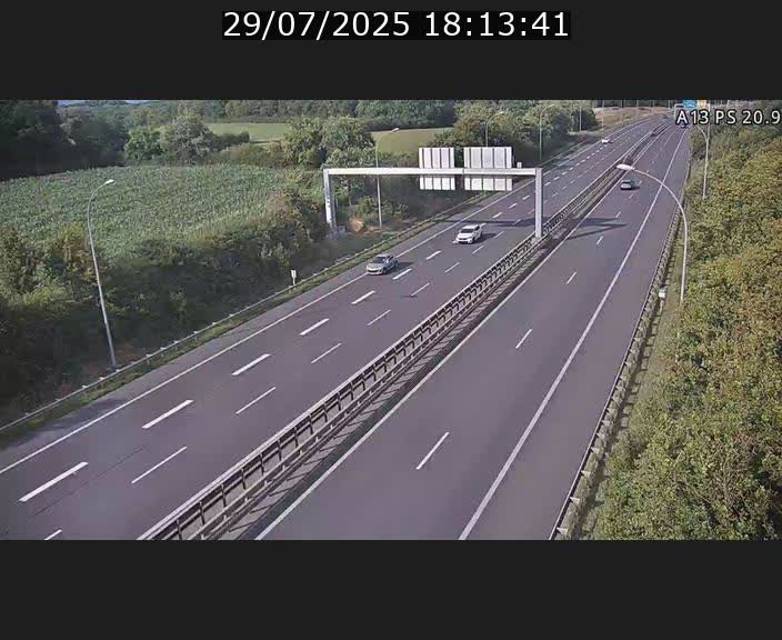 <h2>Traffic live webcam Luxembourg Croix de Bettembourg, rond-point d'Hellange - A13 direction Allemagne - BK 20.9</h2>
