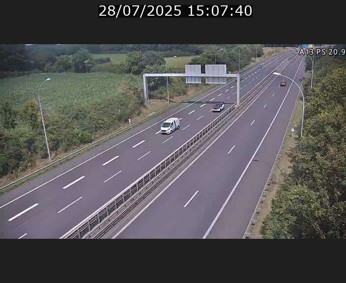 <h2>Traffic live webcam Luxembourg Croix de Bettembourg, rond-point d'Hellange - A13 direction Allemagne - BK 20.9</h2>