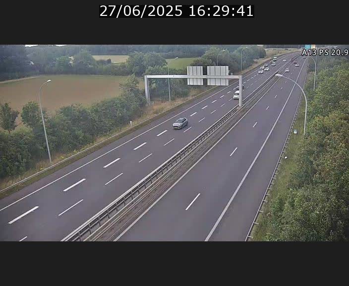 <h2>Traffic live webcam Luxembourg Croix de Bettembourg, rond-point d'Hellange - A13 direction Allemagne - BK 20.9</h2>