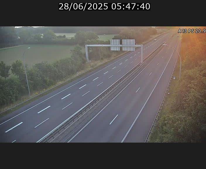 <h2>Traffic live webcam Luxembourg Croix de Bettembourg, rond-point d'Hellange - A13 direction Allemagne - BK 20.9</h2>