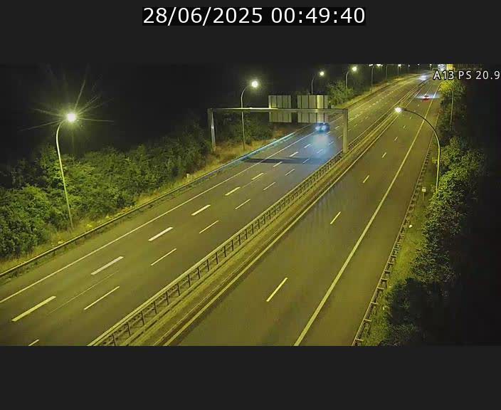 <h2>Traffic live webcam Luxembourg Croix de Bettembourg, rond-point d'Hellange - A13 direction Allemagne - BK 20.9</h2>