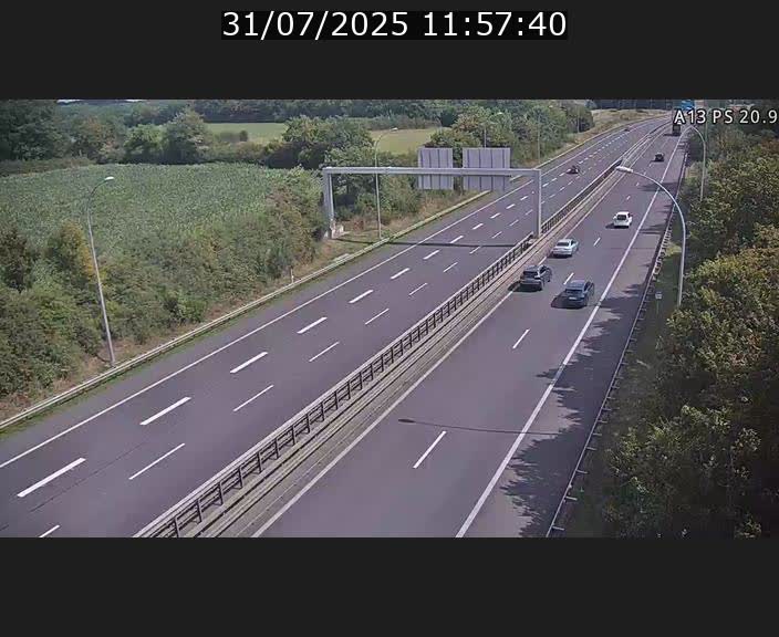 <h2>Traffic live webcam Luxembourg Croix de Bettembourg, rond-point d'Hellange - A13 direction Allemagne - BK 20.9</h2>