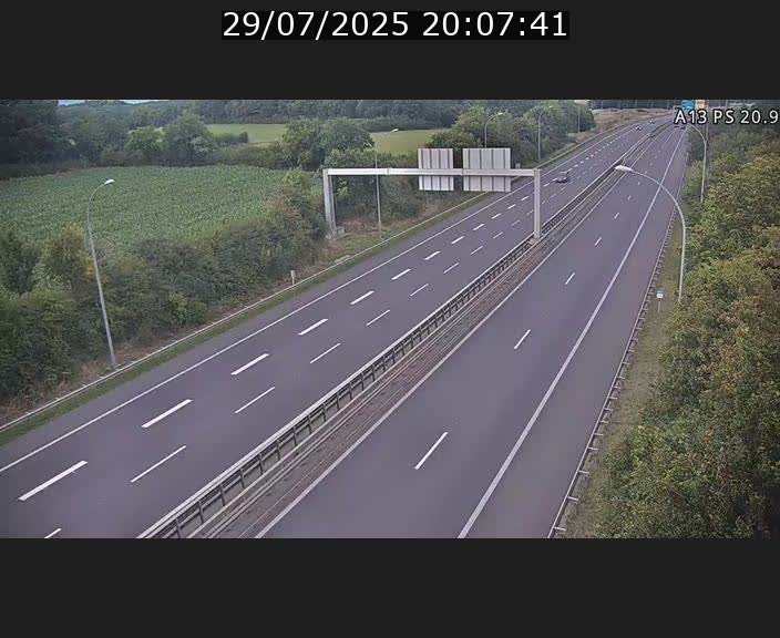 <h2>Traffic live webcam Luxembourg Croix de Bettembourg, rond-point d'Hellange - A13 direction Allemagne - BK 20.9</h2>