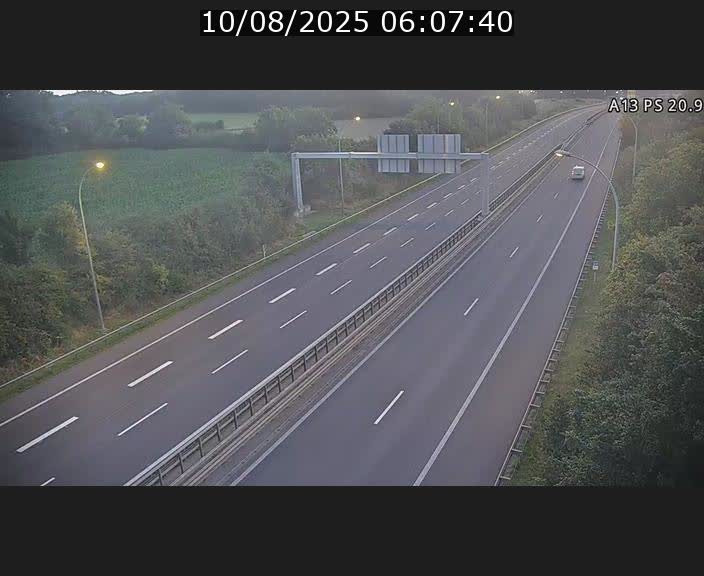 <h2>Traffic live webcam Luxembourg Croix de Bettembourg, rond-point d'Hellange - A13 direction Allemagne - BK 20.9</h2>