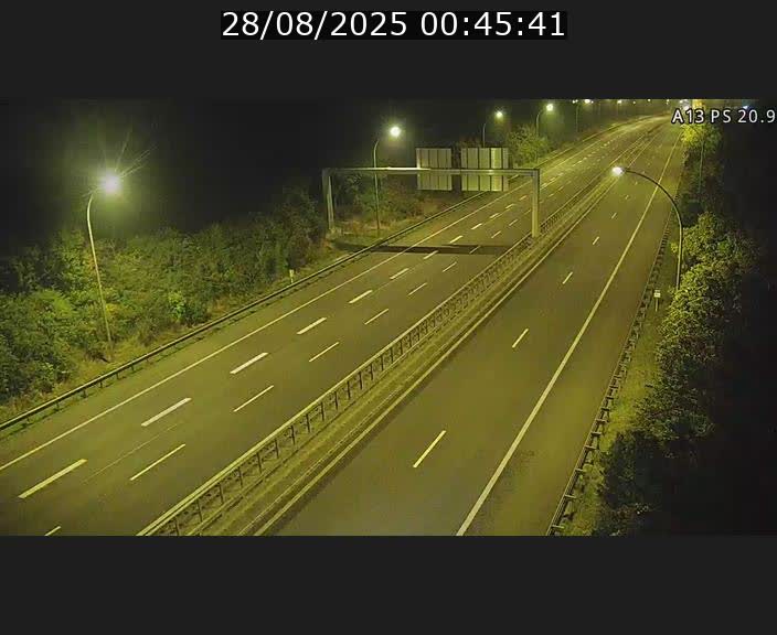 <h2>Traffic live webcam Luxembourg Croix de Bettembourg, rond-point d'Hellange - A13 direction Allemagne - BK 20.9</h2>