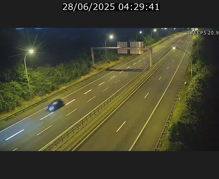 <h2>Traffic live webcam Luxembourg Croix de Bettembourg, rond-point d'Hellange - A13 direction Allemagne - BK 20.9</h2>