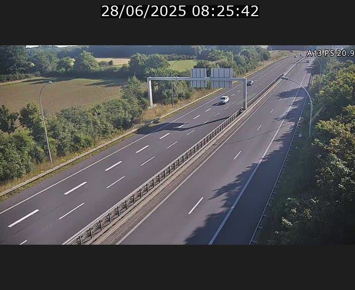 <h2>Traffic live webcam Luxembourg Croix de Bettembourg, rond-point d'Hellange - A13 direction Allemagne - BK 20.9</h2>
