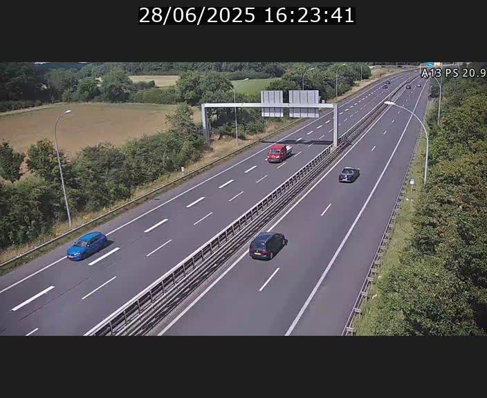 <h2>Traffic live webcam Luxembourg Croix de Bettembourg, rond-point d'Hellange - A13 direction Allemagne - BK 20.9</h2>