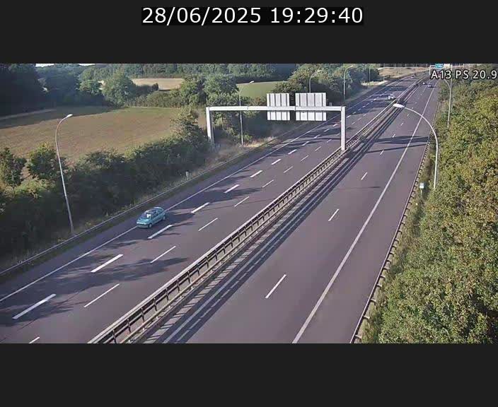 <h2>Traffic live webcam Luxembourg Croix de Bettembourg, rond-point d'Hellange - A13 direction Allemagne - BK 20.9</h2>