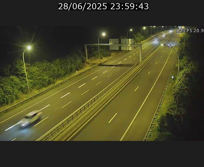 <h2>Traffic live webcam Luxembourg Croix de Bettembourg, rond-point d'Hellange - A13 direction Allemagne - BK 20.9</h2>