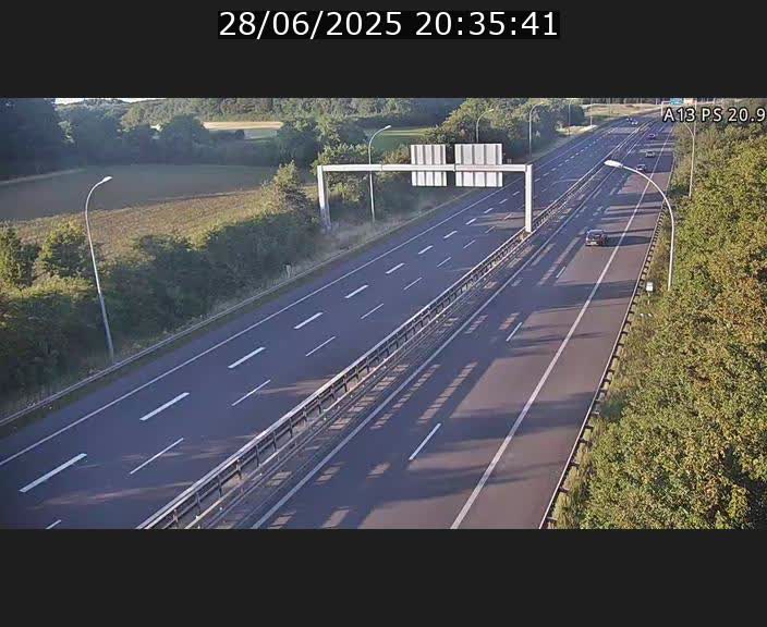 <h2>Traffic live webcam Luxembourg Croix de Bettembourg, rond-point d'Hellange - A13 direction Allemagne - BK 20.9</h2>