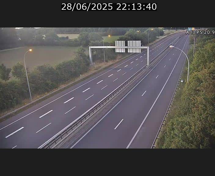 <h2>Traffic live webcam Luxembourg Croix de Bettembourg, rond-point d'Hellange - A13 direction Allemagne - BK 20.9</h2>