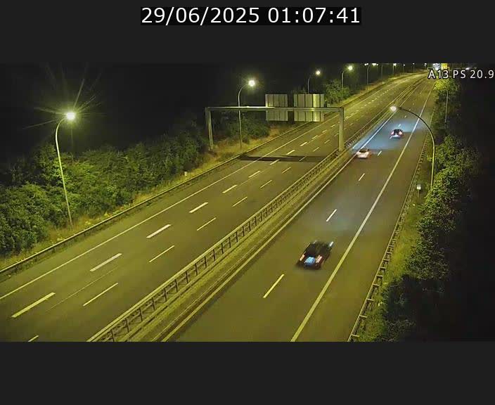 <h2>Traffic live webcam Luxembourg Croix de Bettembourg, rond-point d'Hellange - A13 direction Allemagne - BK 20.9</h2>