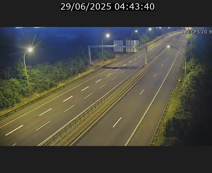 <h2>Traffic live webcam Luxembourg Croix de Bettembourg, rond-point d'Hellange - A13 direction Allemagne - BK 20.9</h2>
