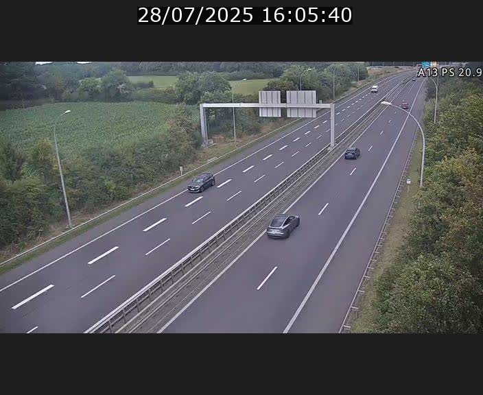 <h2>Traffic live webcam Luxembourg Croix de Bettembourg, rond-point d'Hellange - A13 direction Allemagne - BK 20.9</h2>