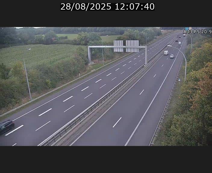 <h2>Traffic live webcam Luxembourg Croix de Bettembourg, rond-point d'Hellange - A13 direction Allemagne - BK 20.9</h2>