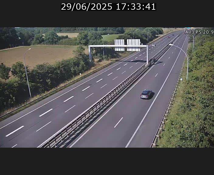 <h2>Traffic live webcam Luxembourg Croix de Bettembourg, rond-point d'Hellange - A13 direction Allemagne - BK 20.9</h2>