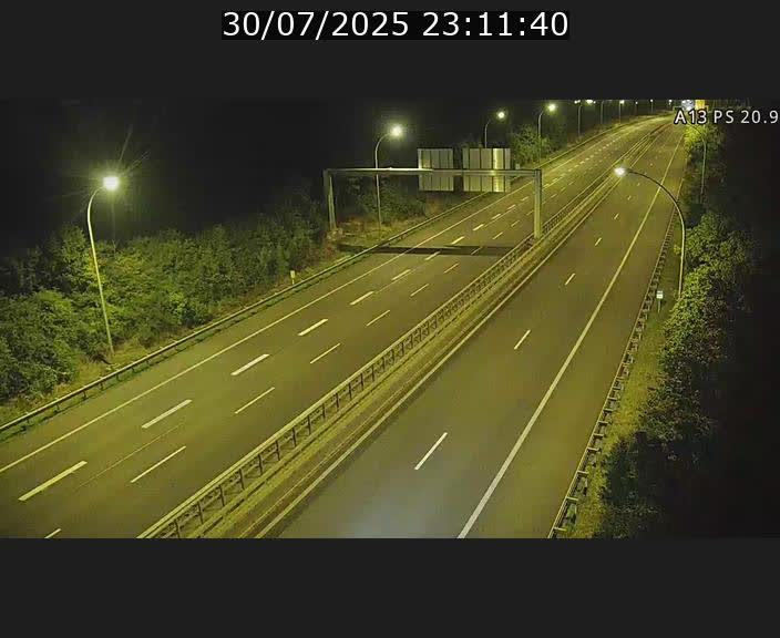 <h2>Traffic live webcam Luxembourg Croix de Bettembourg, rond-point d'Hellange - A13 direction Allemagne - BK 20.9</h2>