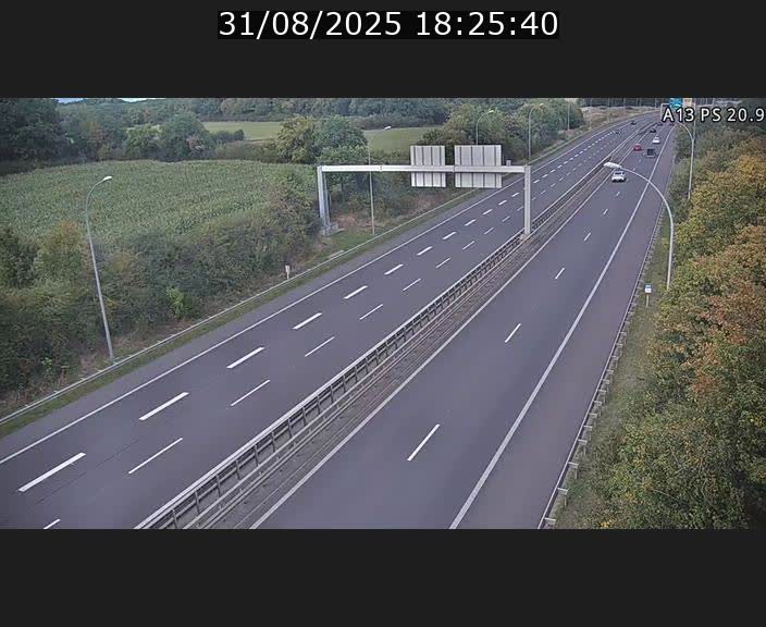<h2>Traffic live webcam Luxembourg Croix de Bettembourg, rond-point d'Hellange - A13 direction Allemagne - BK 20.9</h2>