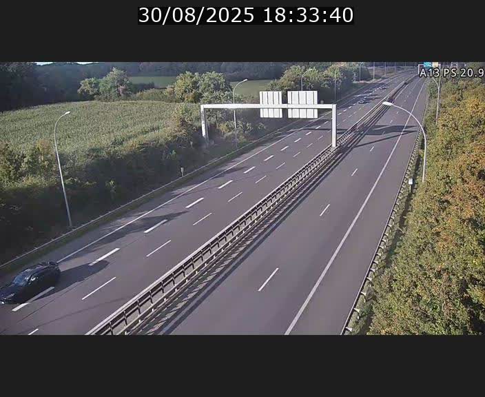 <h2>Traffic live webcam Luxembourg Croix de Bettembourg, rond-point d'Hellange - A13 direction Allemagne - BK 20.9</h2>