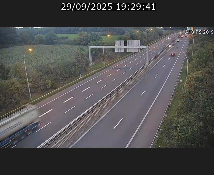 <h2>Traffic live webcam Luxembourg Croix de Bettembourg, rond-point d'Hellange - A13 direction Allemagne - BK 20.9</h2>