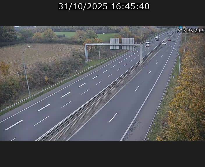 <h2>Traffic live webcam Luxembourg Croix de Bettembourg, rond-point d'Hellange - A13 direction Allemagne - BK 20.9</h2>