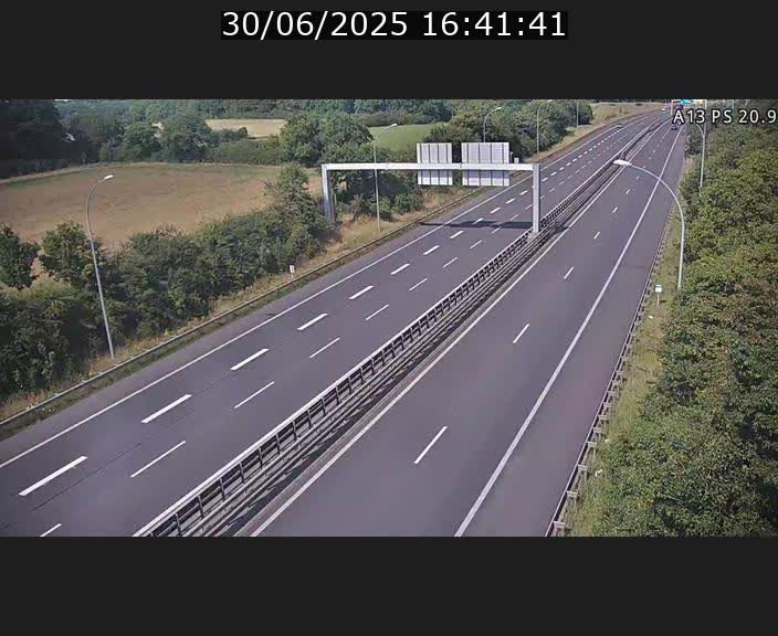 <h2>Traffic live webcam Luxembourg Croix de Bettembourg, rond-point d'Hellange - A13 direction Allemagne - BK 20.9</h2>