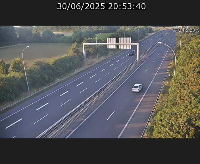 <h2>Traffic live webcam Luxembourg Croix de Bettembourg, rond-point d'Hellange - A13 direction Allemagne - BK 20.9</h2>