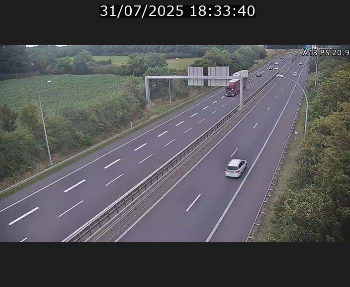 <h2>Traffic live webcam Luxembourg Croix de Bettembourg, rond-point d'Hellange - A13 direction Allemagne - BK 20.9</h2>