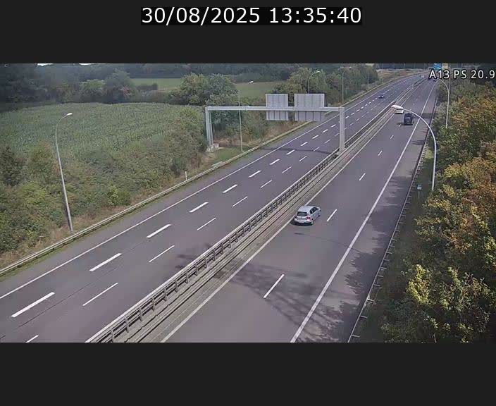 <h2>Traffic live webcam Luxembourg Croix de Bettembourg, rond-point d'Hellange - A13 direction Allemagne - BK 20.9</h2>