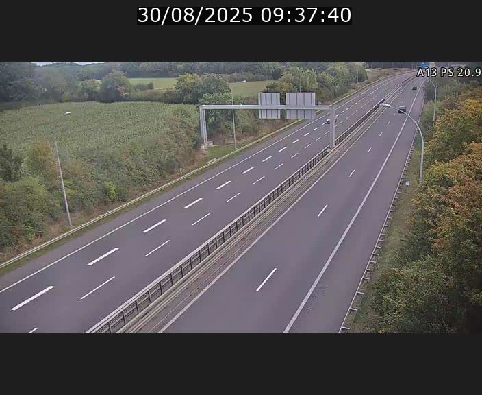 <h2>Traffic live webcam Luxembourg Croix de Bettembourg, rond-point d'Hellange - A13 direction Allemagne - BK 20.9</h2>