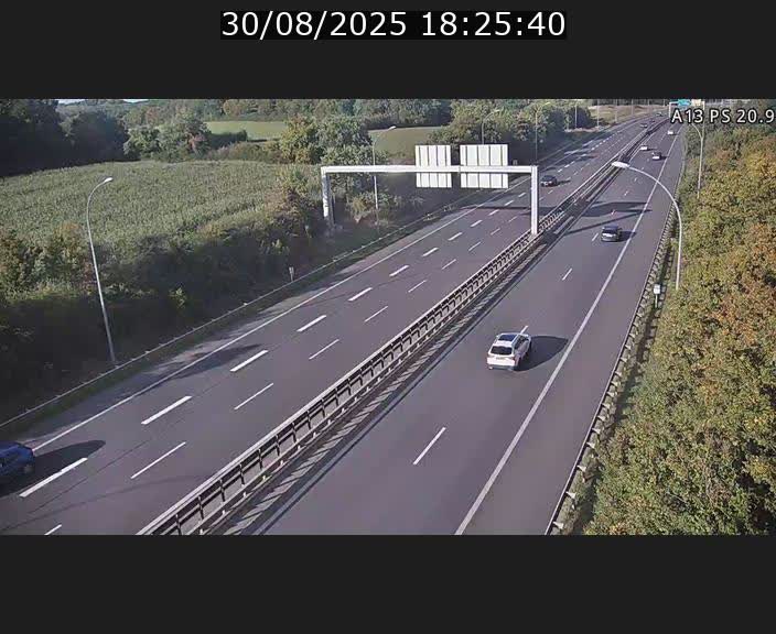 <h2>Traffic live webcam Luxembourg Croix de Bettembourg, rond-point d'Hellange - A13 direction Allemagne - BK 20.9</h2>