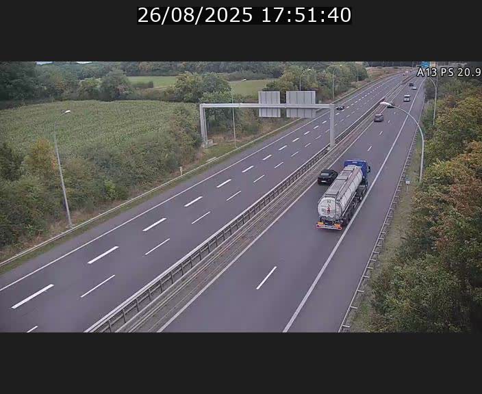 <h2>Traffic live webcam Luxembourg Croix de Bettembourg, rond-point d'Hellange - A13 direction Allemagne - BK 20.9</h2>
