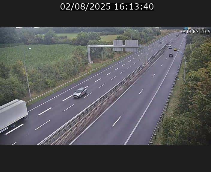 <h2>Traffic live webcam Luxembourg Croix de Bettembourg, rond-point d'Hellange - A13 direction Allemagne - BK 20.9</h2>