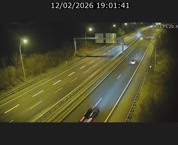<h2>Traffic live webcam Luxembourg Croix de Bettembourg, rond-point d'Hellange - A13 direction Allemagne - BK 20.9</h2>