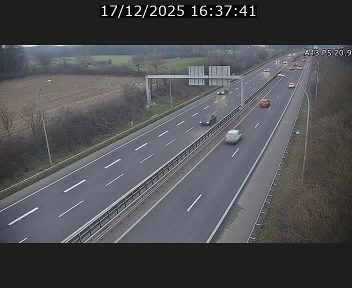 <h2>Traffic live webcam Luxembourg Croix de Bettembourg, rond-point d'Hellange - A13 direction Allemagne - BK 20.9</h2>